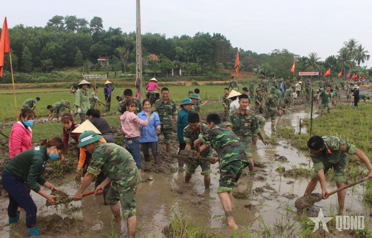 Sáng tạo thi đua làm theo lời Bác ở Trung đoàn 3 (Sư đoàn 324, Quân khu 4) 